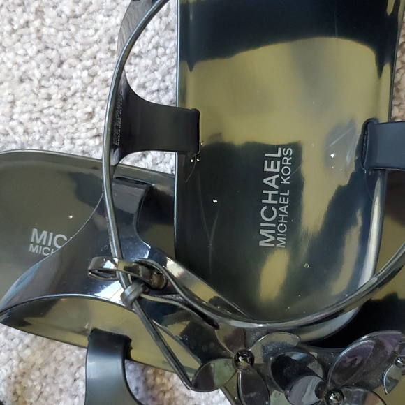 Michael Kors flar thong sandals - Picture 5 of 6